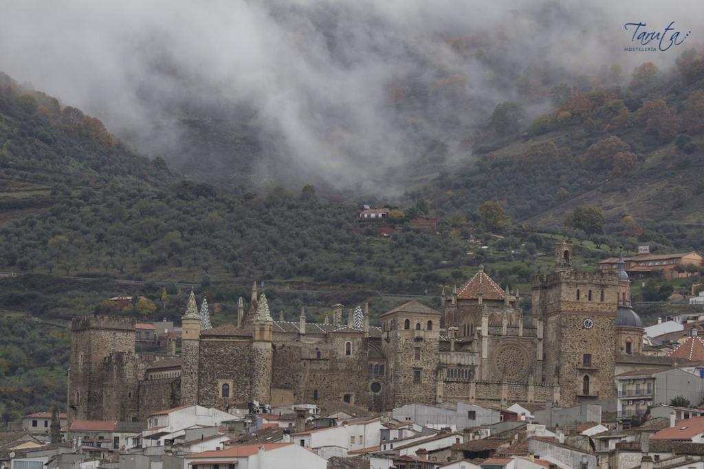 Hostal Alba Taruta Guadalupe  Esterno foto