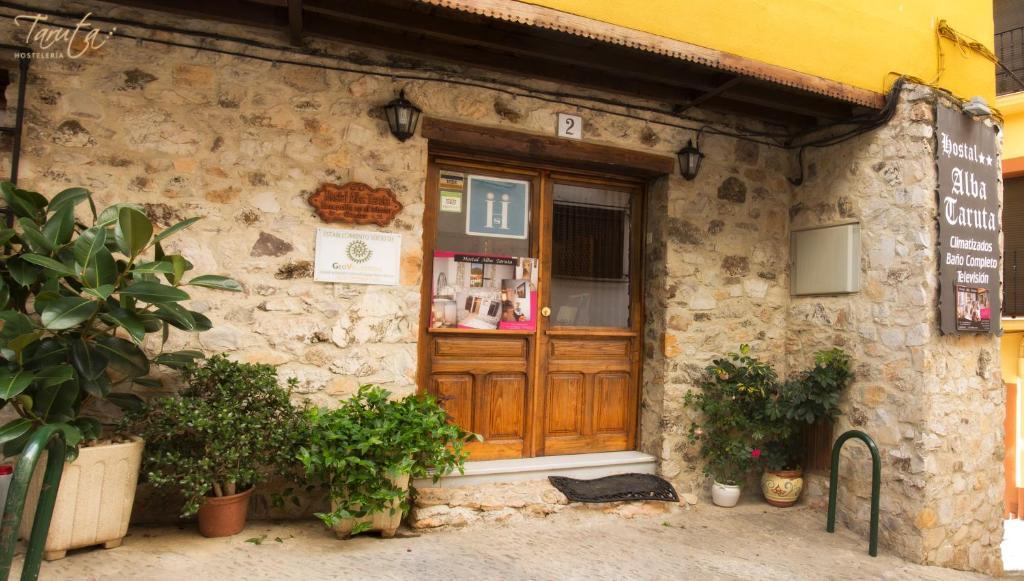 Hostal Alba Taruta Guadalupe  Esterno foto