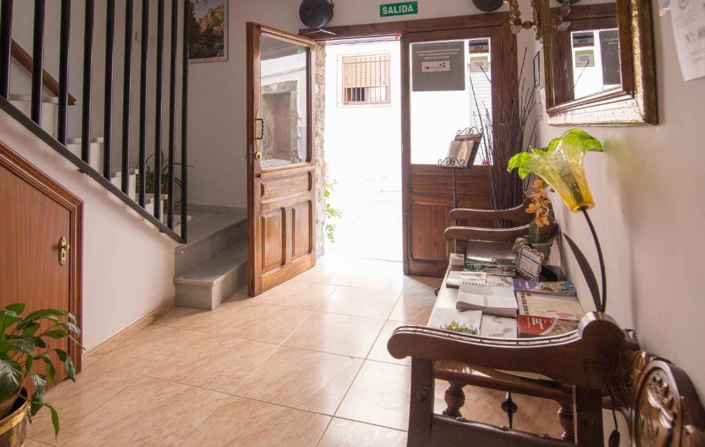Hostal Alba Taruta Guadalupe  Esterno foto